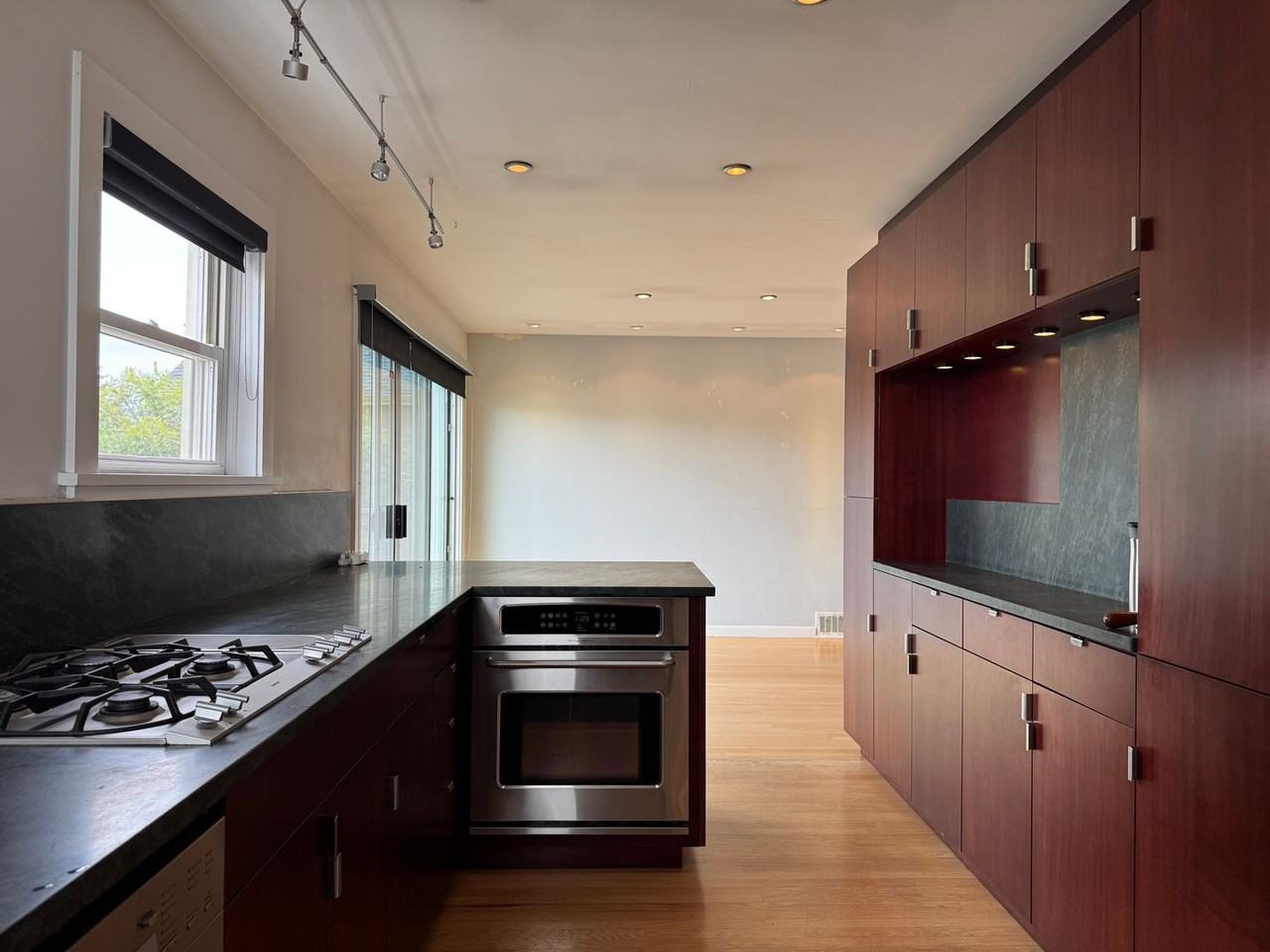3207 12th Ave W - Photo 5 of 19