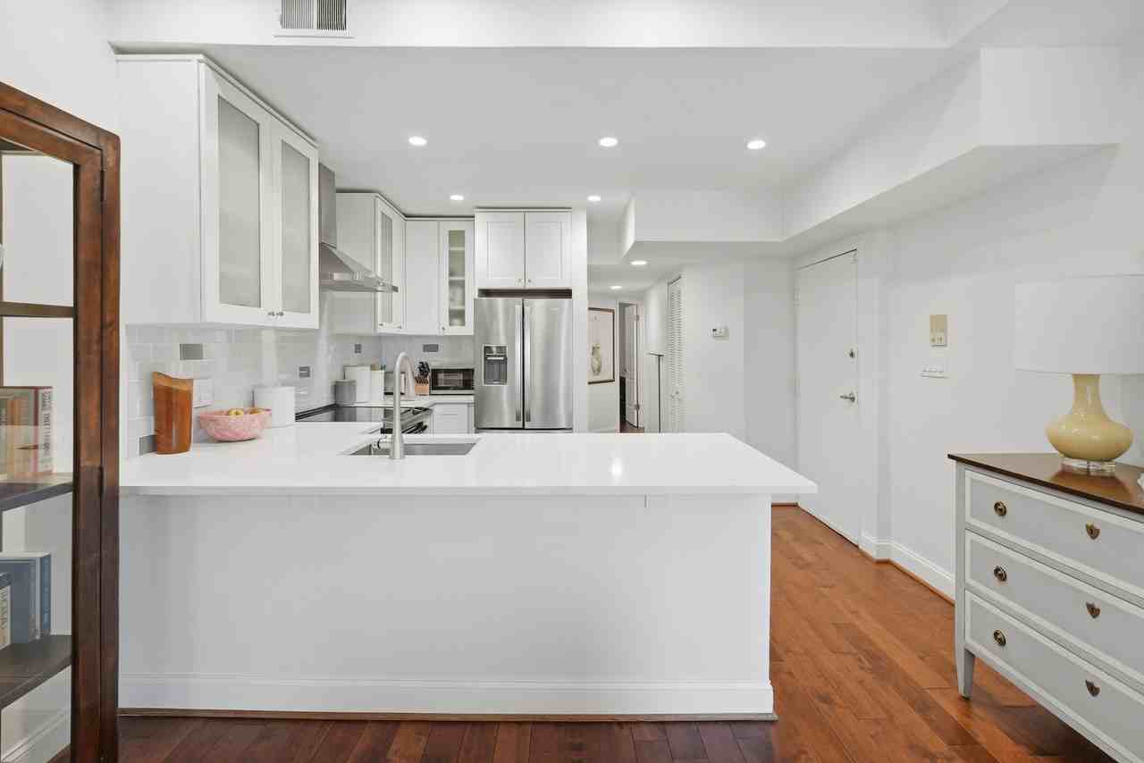 1722 U St Nw #C - Photo 6 of 25
