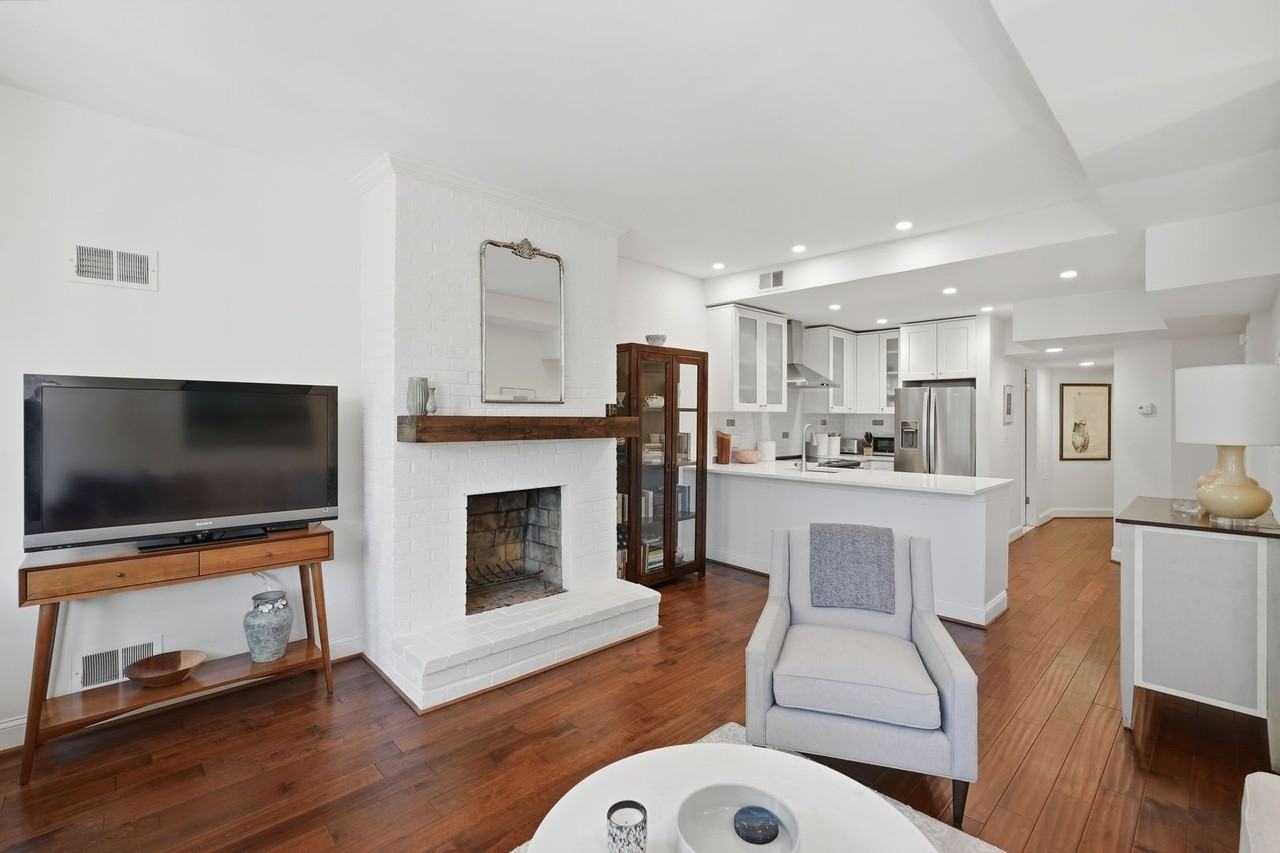 1722 U St Nw #C - Photo 7 of 25
