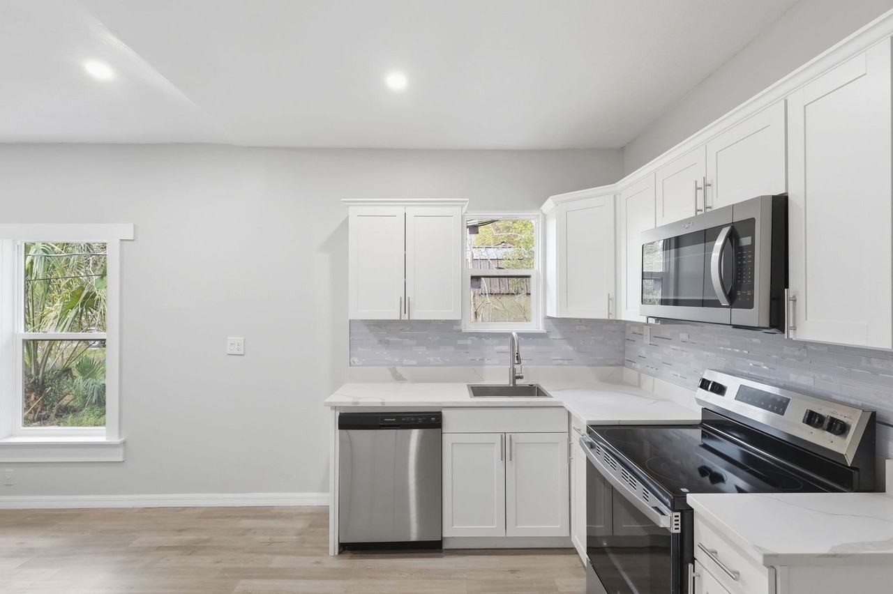 727 Wood St - Photo 7 of 14