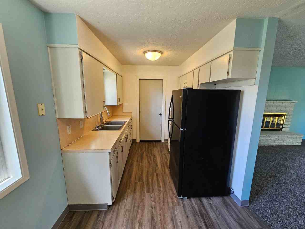 407 G Ave - Photo 4 of 16