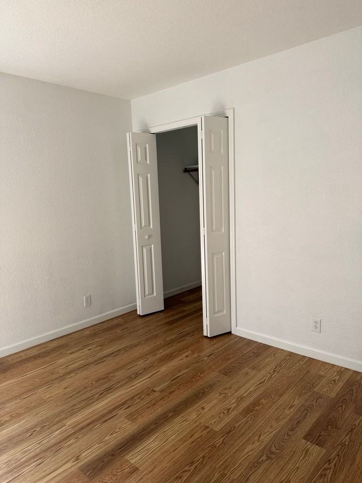 2110 Ardagh Ct - Photo 5 of 21
