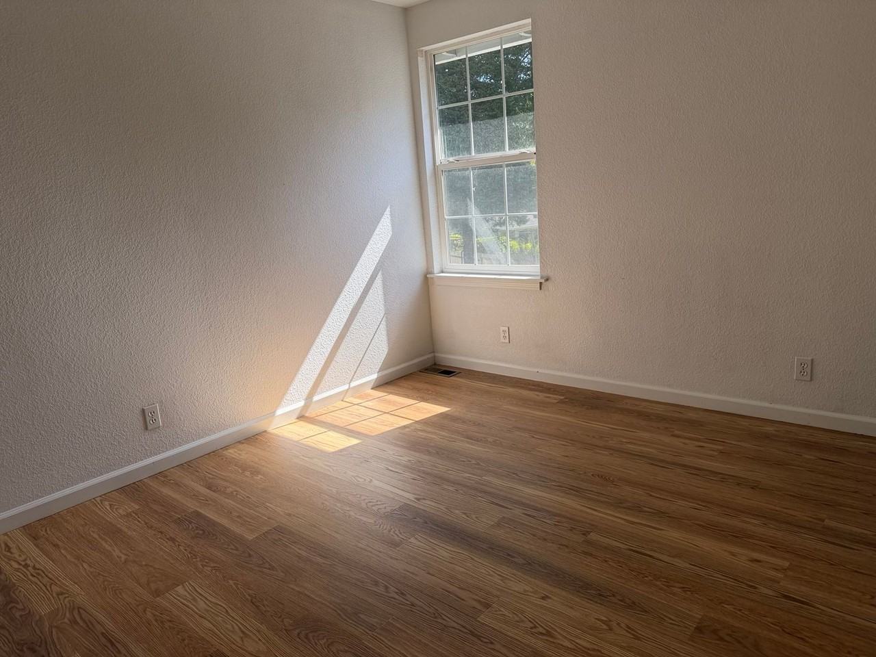 2110 Ardagh Ct - Photo 6 of 21