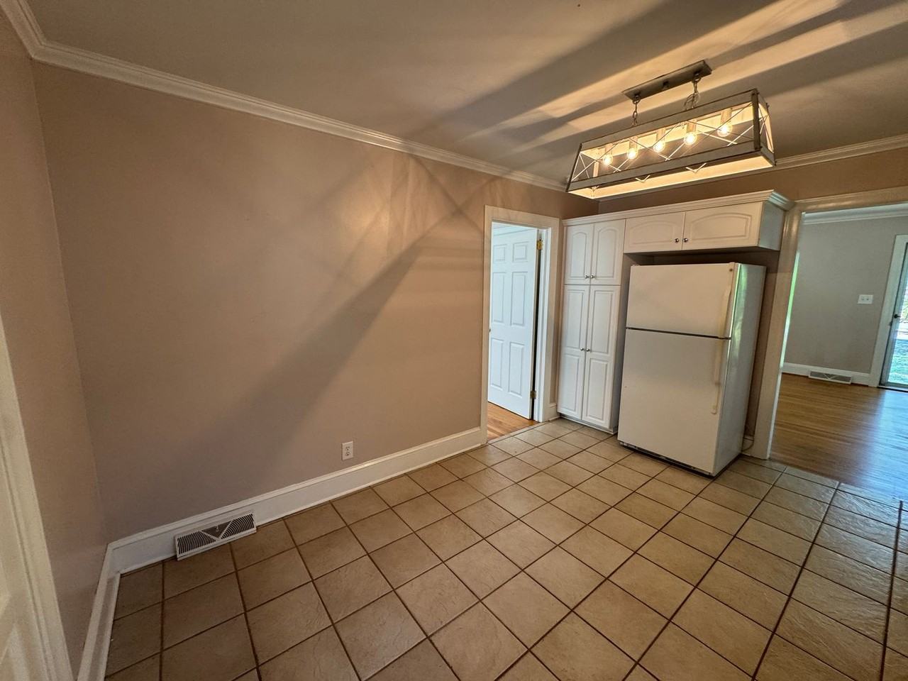 108 Morris Ave - Photo 6 of 21