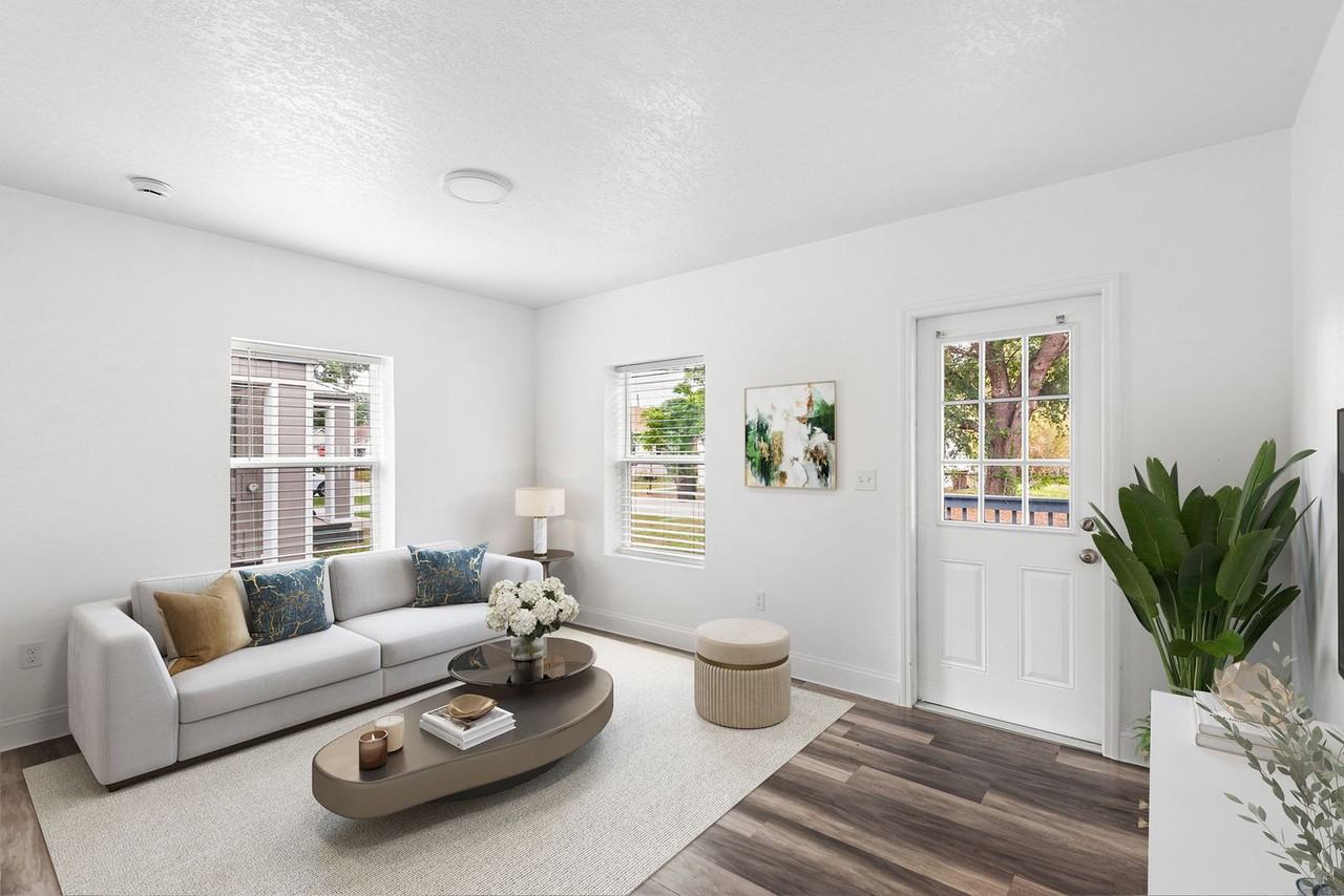 807 Nw 1st Ave - Photo 2 of 12