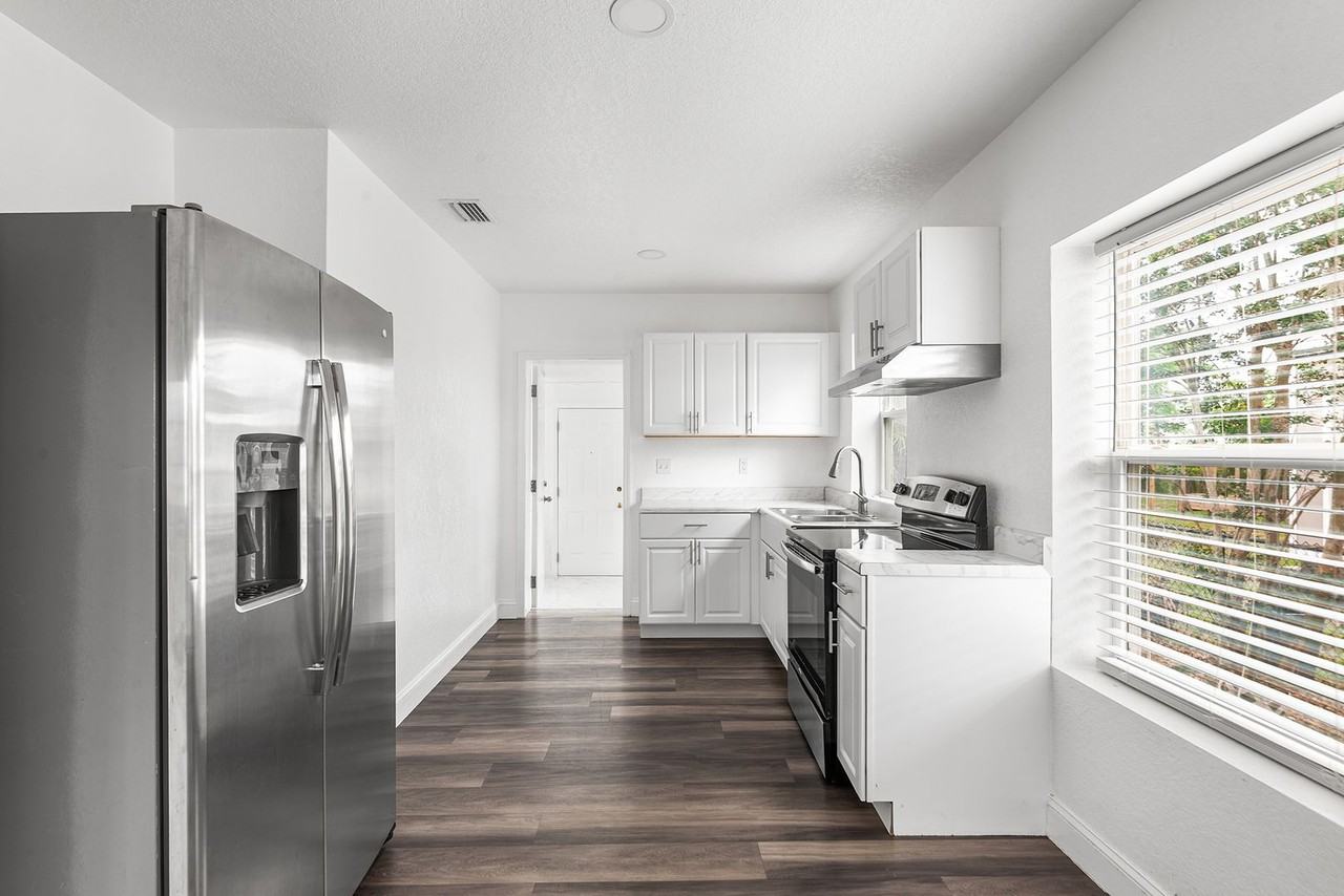 807 Nw 1st Ave - Photo 5 of 12