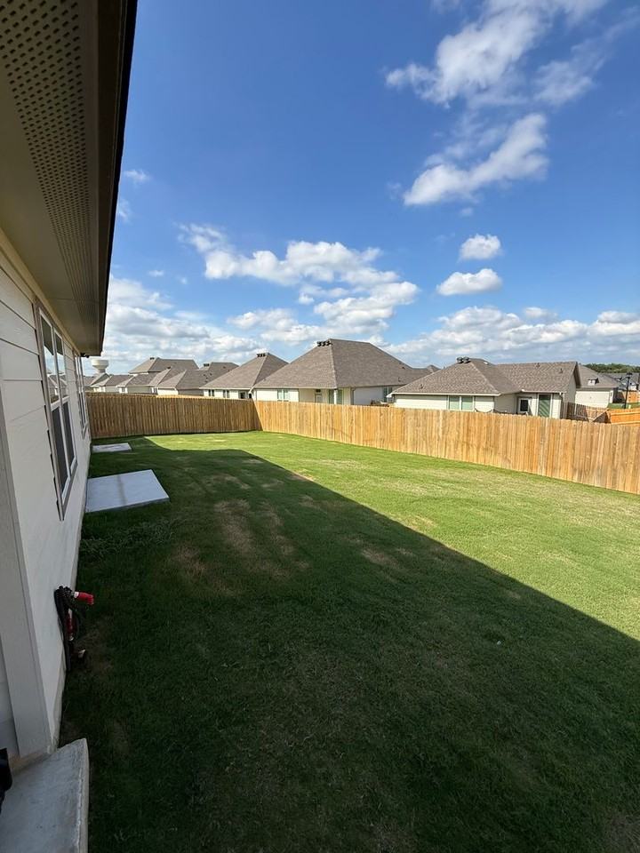 146 Ellenora Dr - Photo 2 of 7