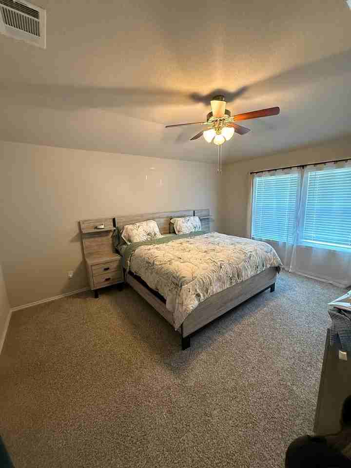 146 Ellenora Dr - Photo 4 of 7