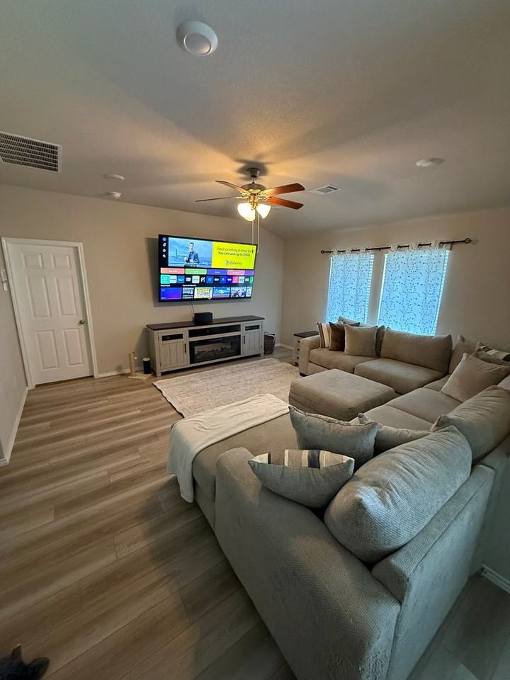 146 Ellenora Dr - Photo 5 of 7
