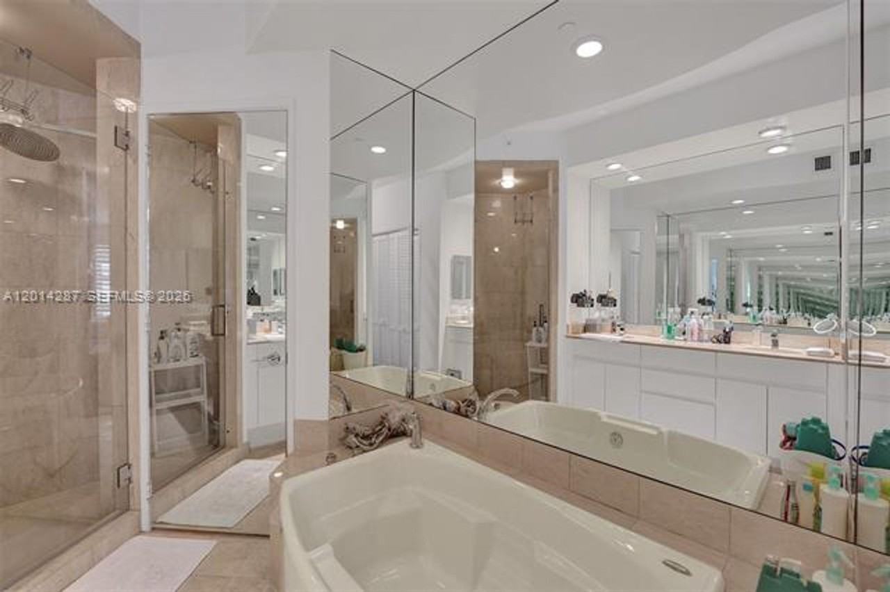 715 Crandon Blvd #406 - Photo 7 of 25