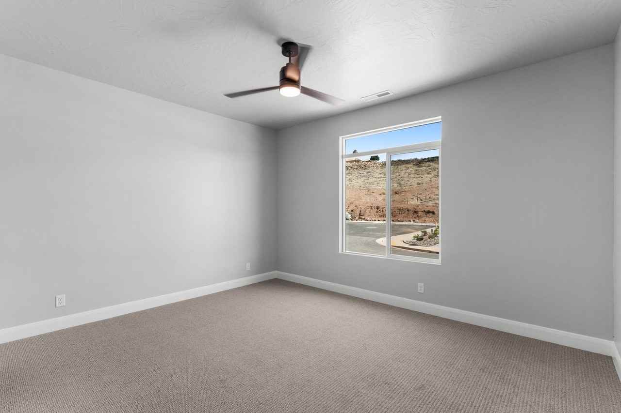 1089 E Coyote Crest Dr - Photo 4 of 28