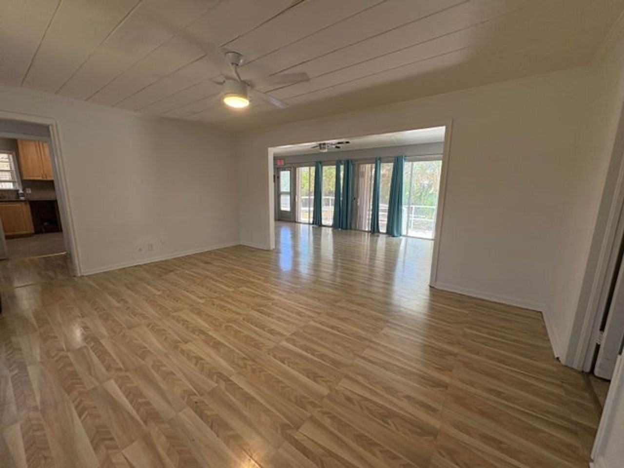 202 Palm Ct - Photo 2 of 10
