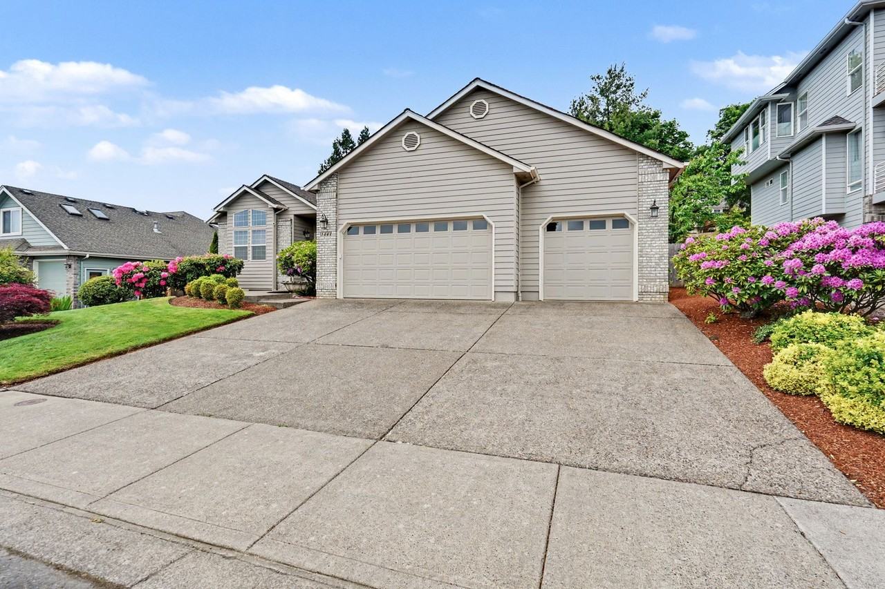 1441 Ranier Loop Nw - Photo 3 of 44