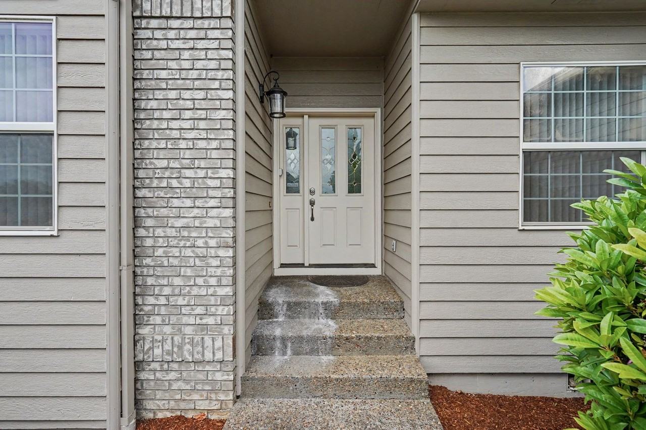 1441 Ranier Loop Nw - Photo 4 of 44