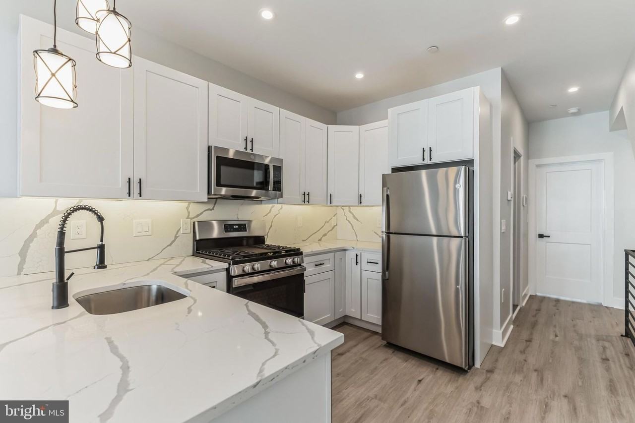 1305 N 25th St - Photo 3 of 18