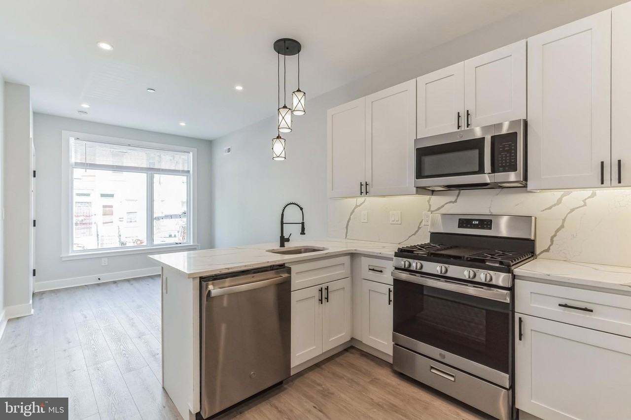 1305 N 25th St - Photo 4 of 18