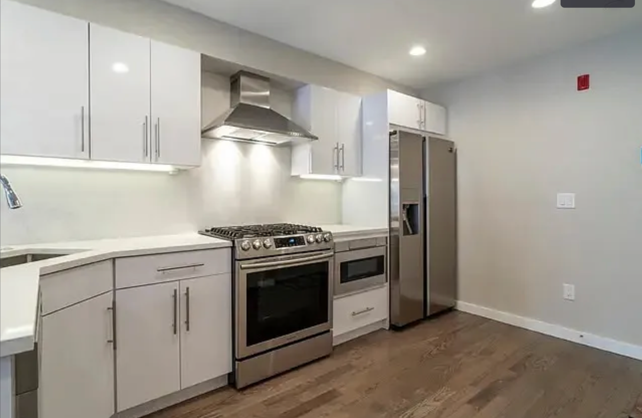 762 S 15th St - Photo 3 of 21