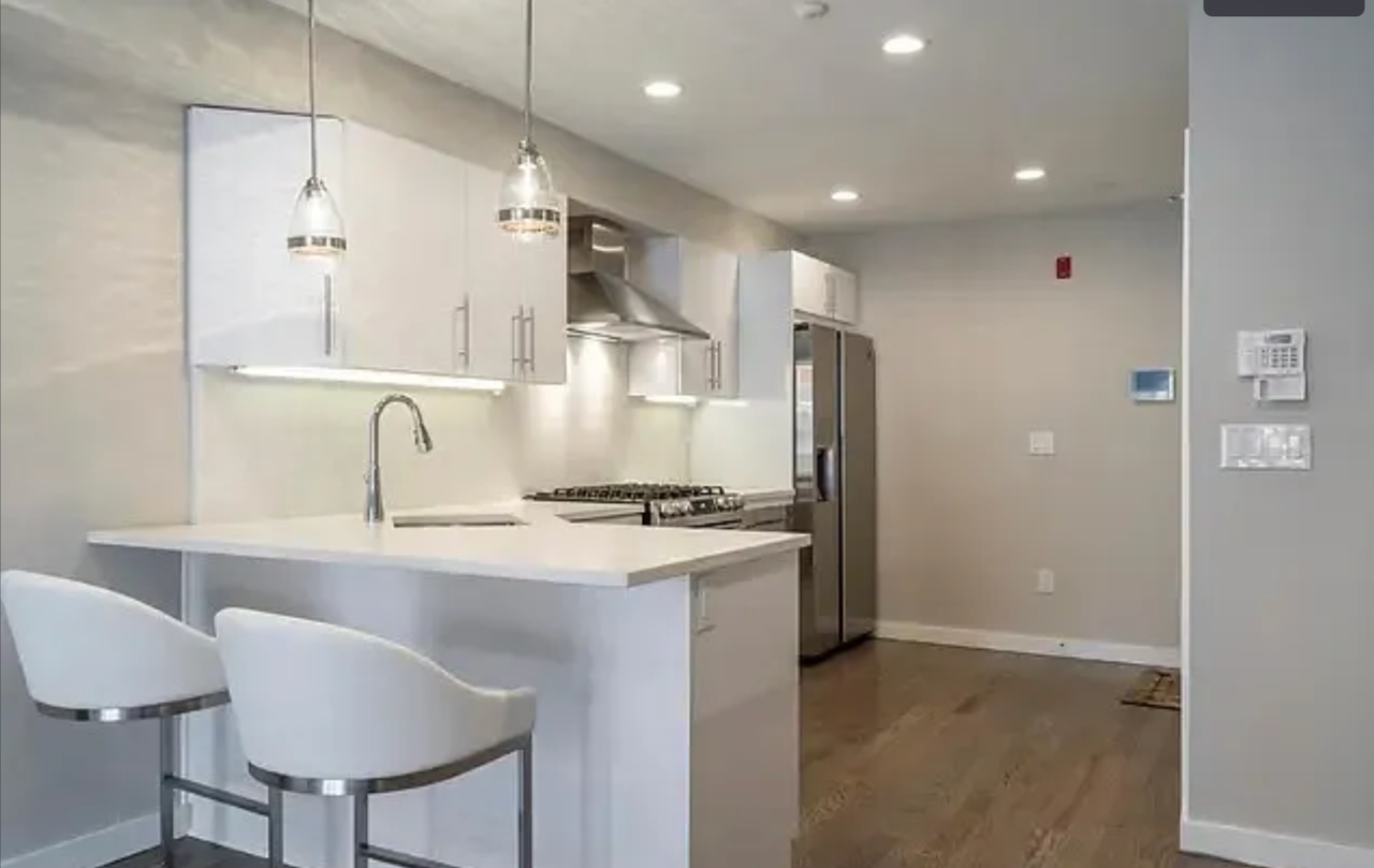 762 S 15th St - Photo 4 of 21