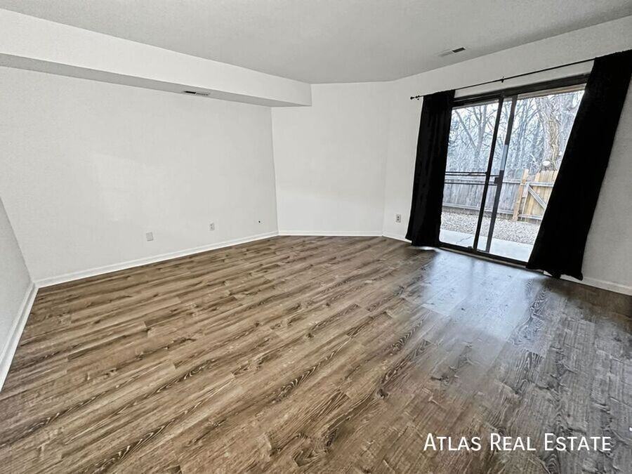 5554 Bonita Village Rd - Photo 3 of 27