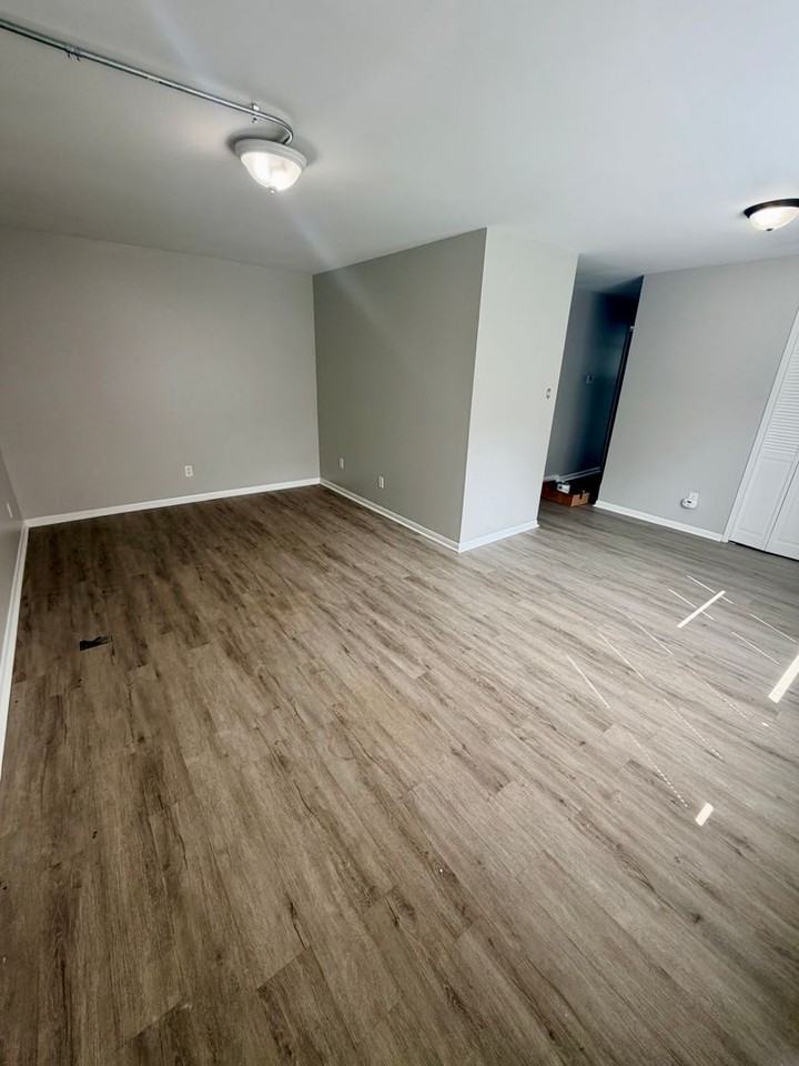 2339 Harrodsburg Rd - Photo 3 of 9