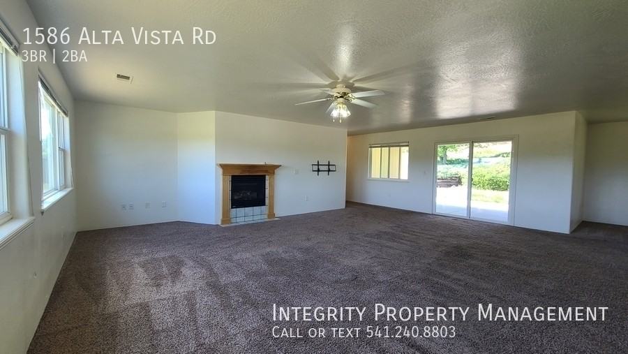 1586 Alta Vista Rd - Photo 7 of 21