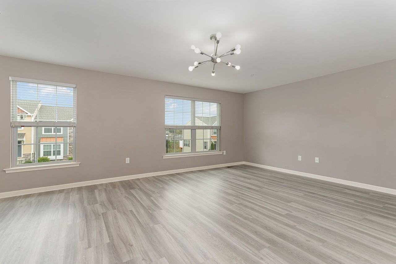 4260 Wild Orchid Ln - Photo 7 of 31