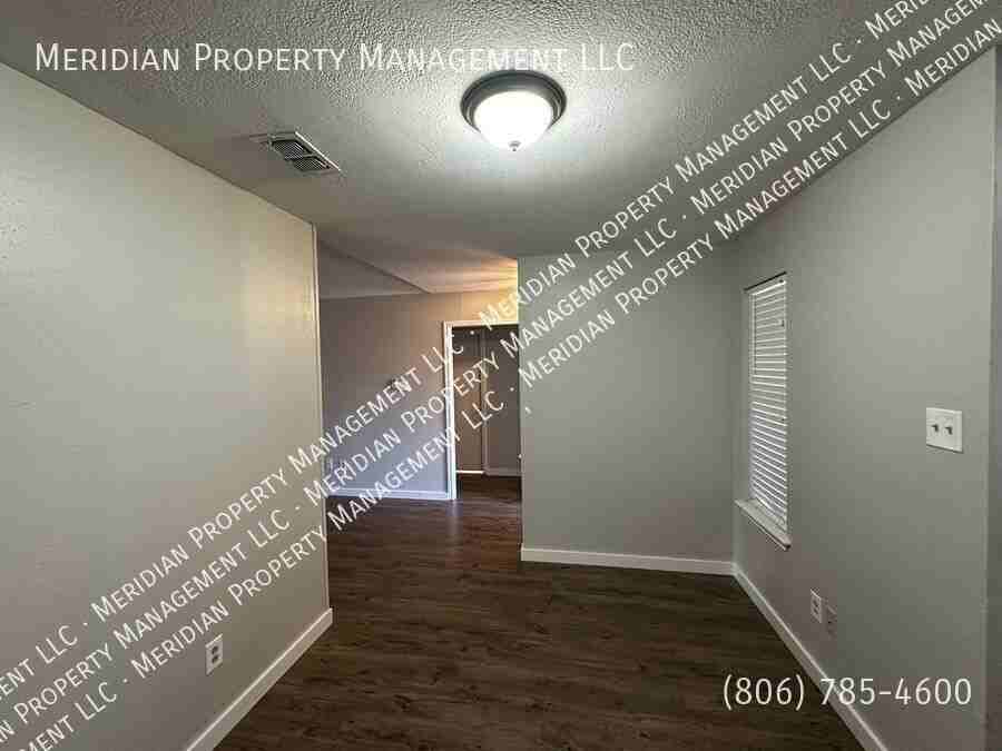 5814 72nd St - Photo 6 of 23
