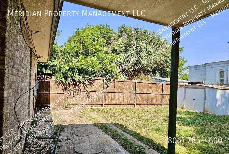 5814 72nd St - Photo 7 of 23