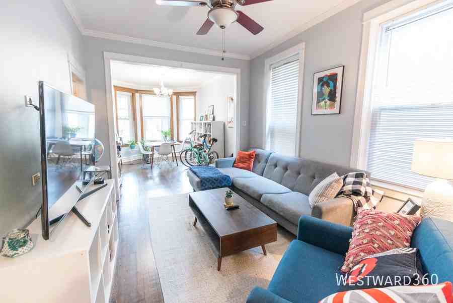 2620 N Sawyer Ave #1 - Photo 3 of 12