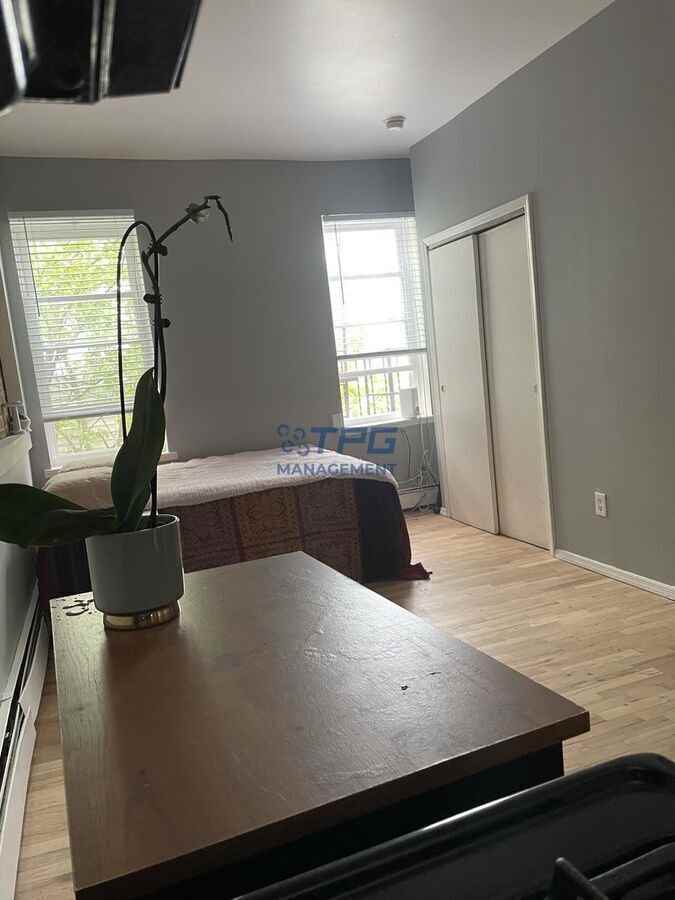 111 Mallory Ave #7 - Photo 3 of 11