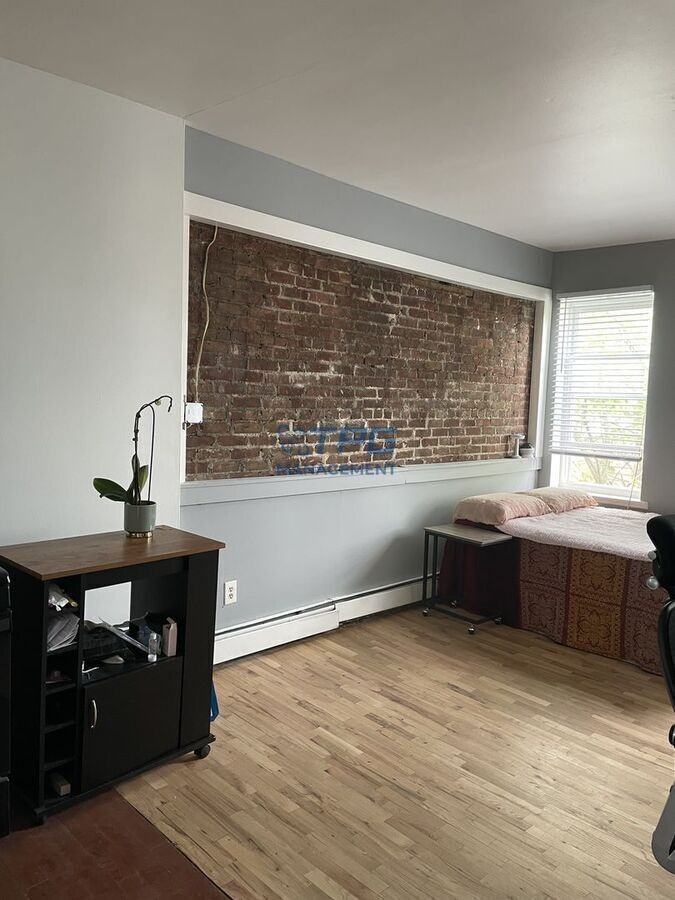 111 Mallory Ave #7 - Photo 4 of 11