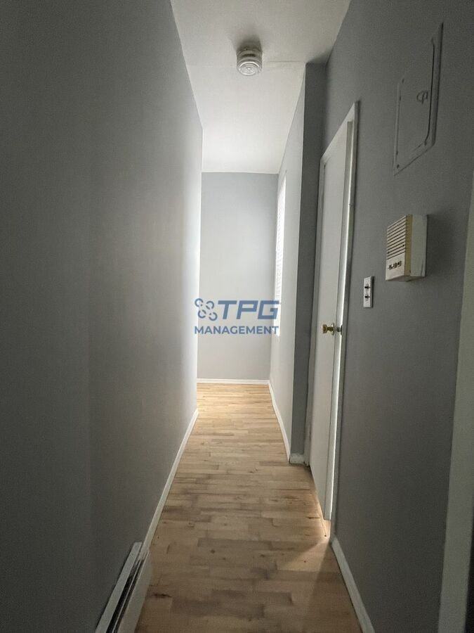 111 Mallory Ave #7 - Photo 6 of 11