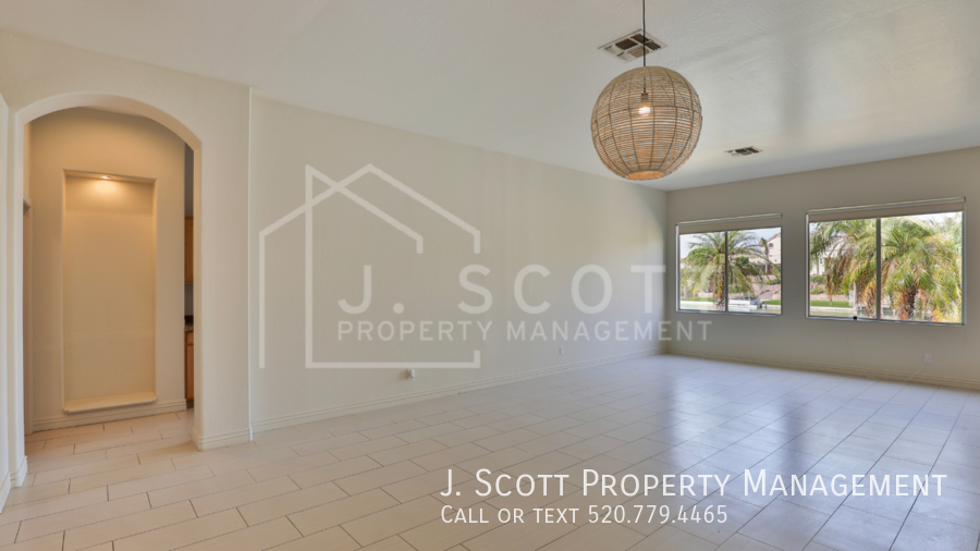 836 W Aloe Pl - Photo 5 of 38