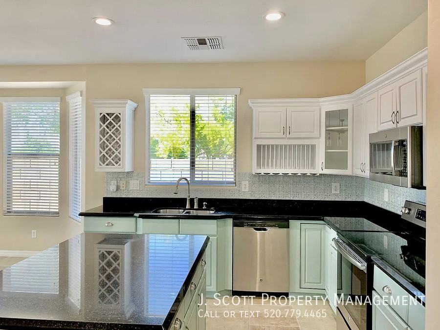 8206 S 22nd Ln - Photo 5 of 13