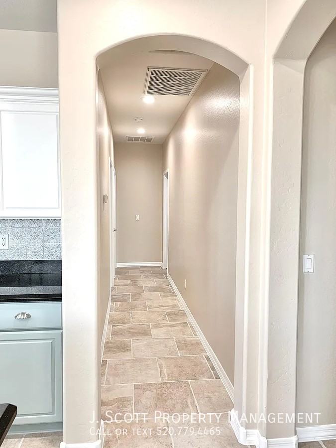 8206 S 22nd Ln - Photo 6 of 13