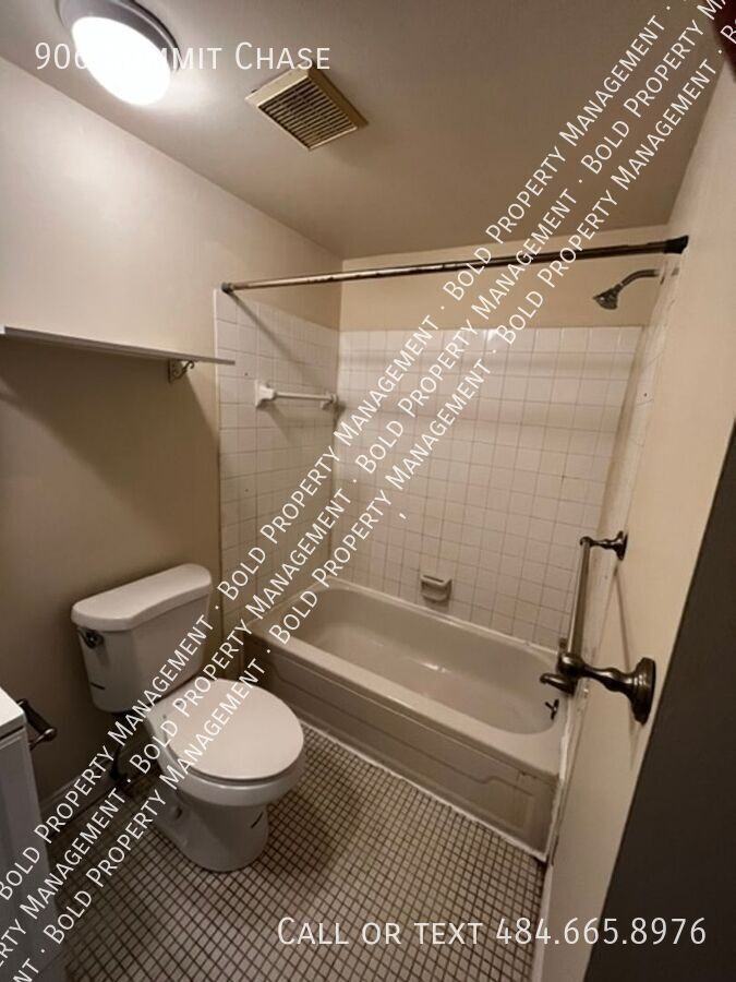906 Summit Chase Dr - Photo 4 of 13