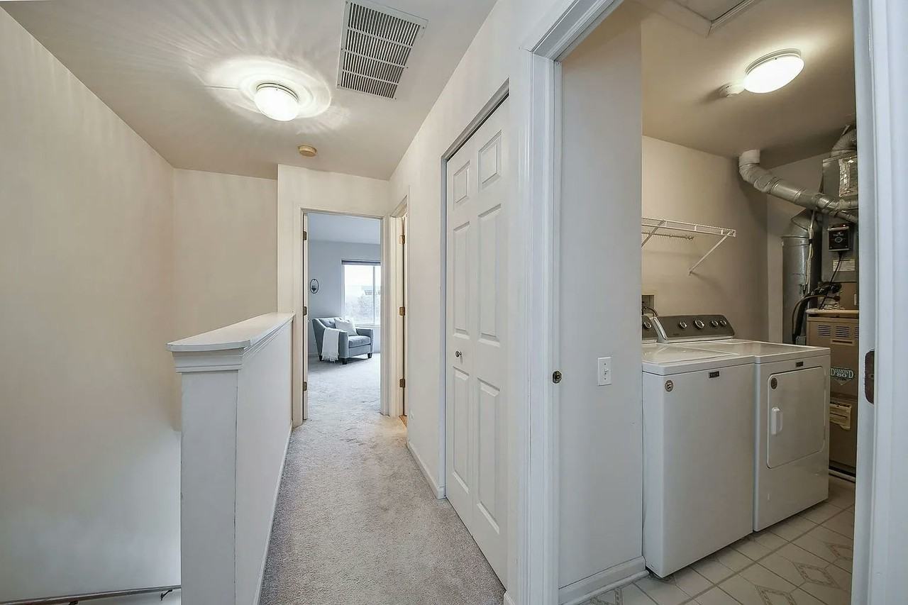 2549 Arcadia Cir - Photo 2 of 10