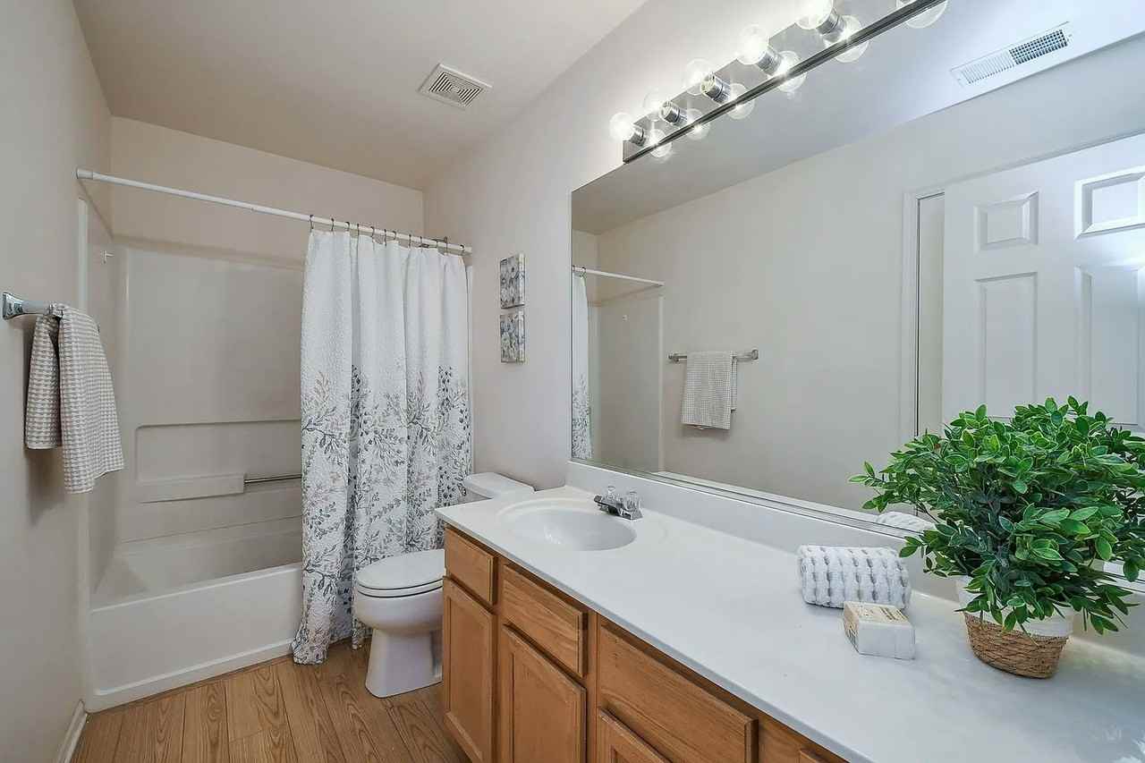 2549 Arcadia Cir - Photo 7 of 10