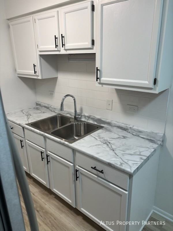 4316 Lindenwood Dr - Photo 4 of 6