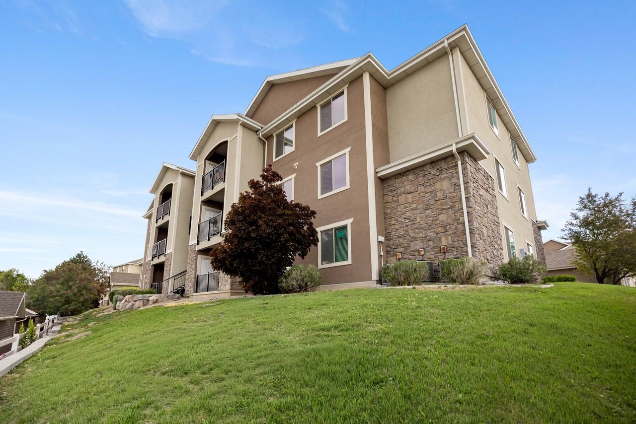 157 W Springview Dr #1 - Photo 4 of 18