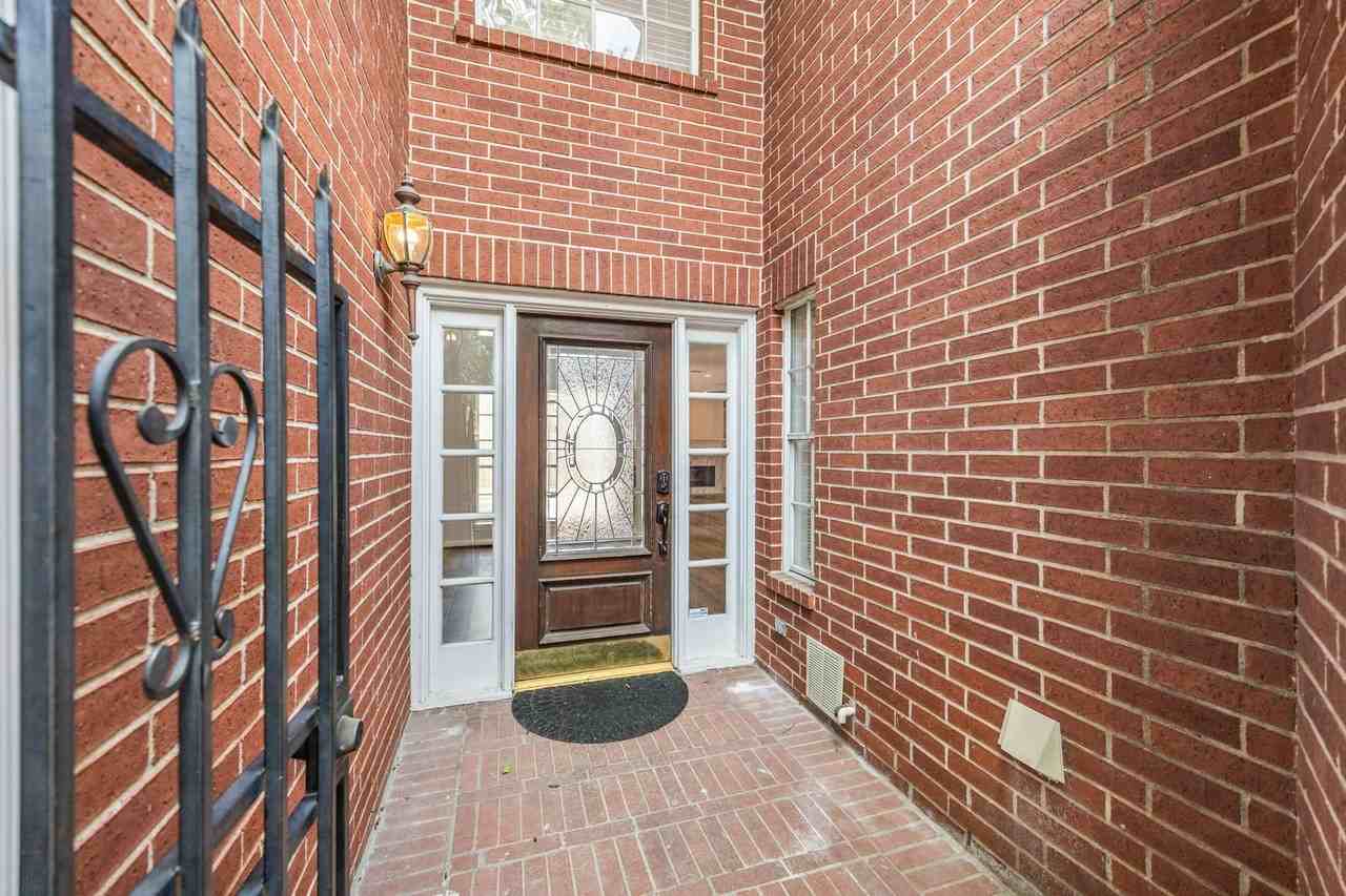 1723 Gingerleaf Lane - Photo 2 of 25