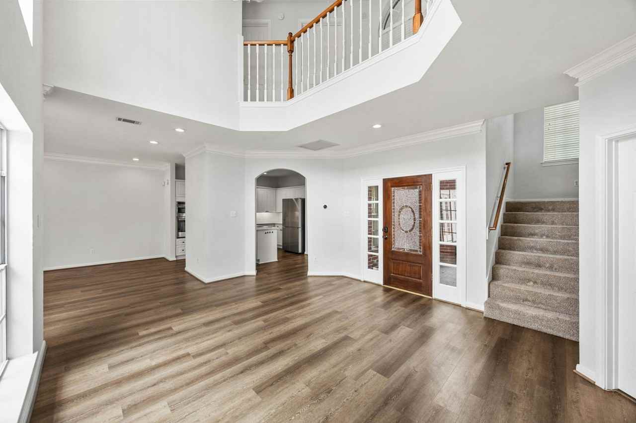 1723 Gingerleaf Lane - Photo 4 of 25