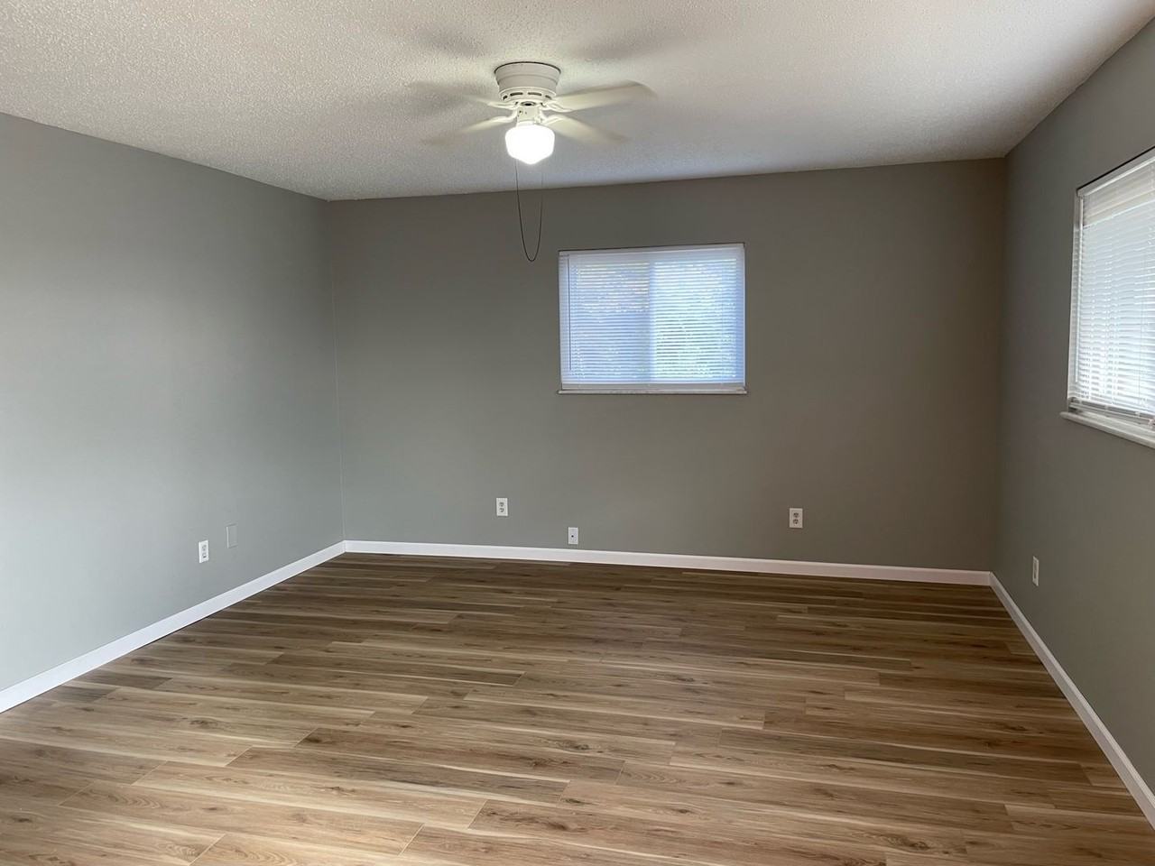 309 N Lincoln Dr #1 - Photo 3 of 10