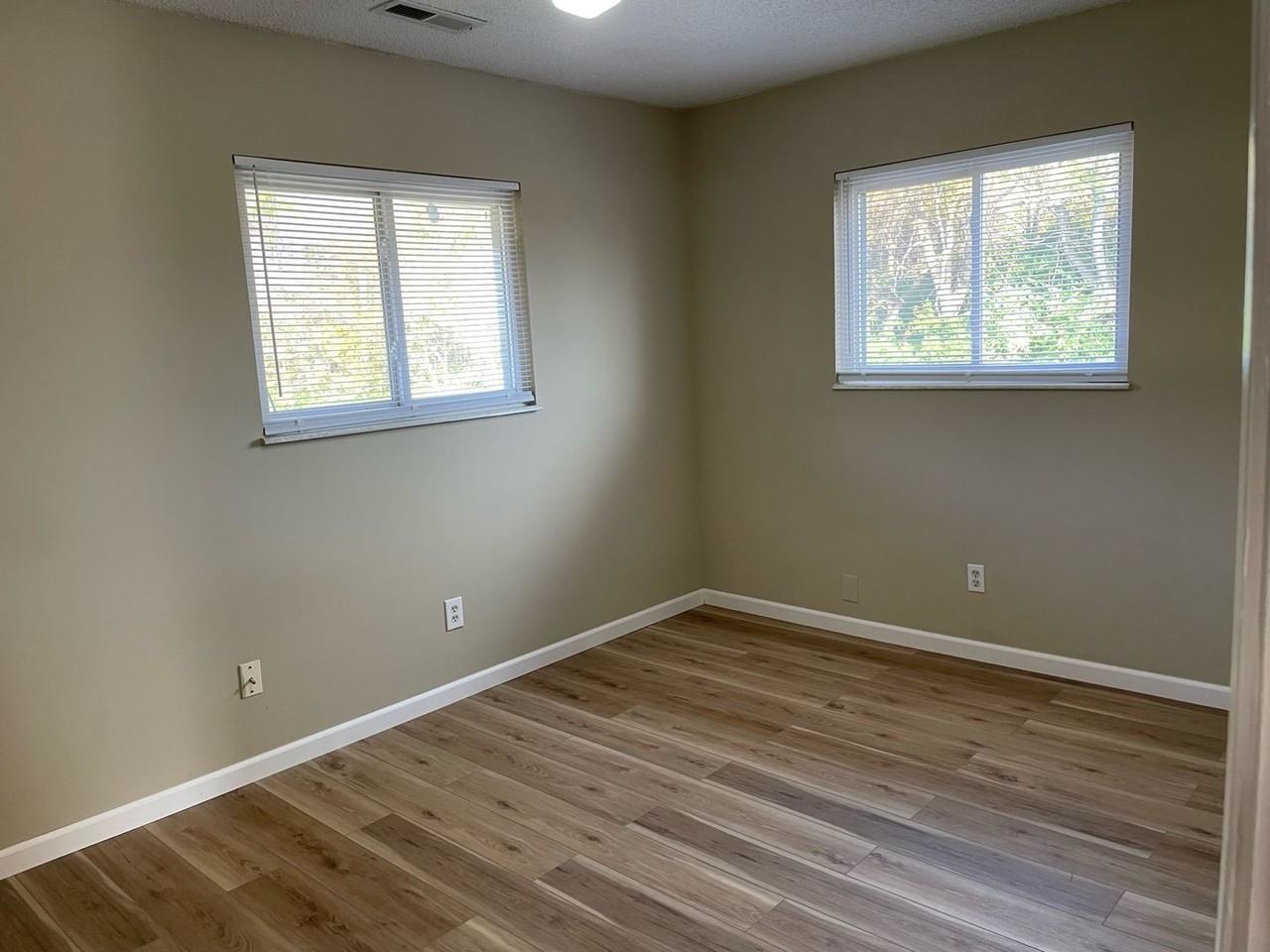309 N Lincoln Dr #1 - Photo 4 of 10
