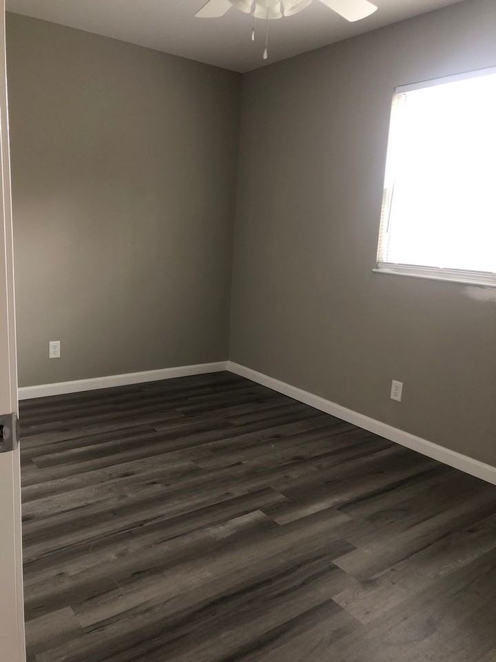 207 John St #C - Photo 5 of 12