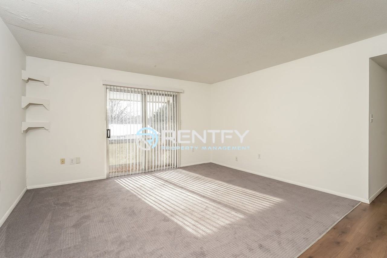 2205 Sunderland Rd #115D - Photo 3 of 12
