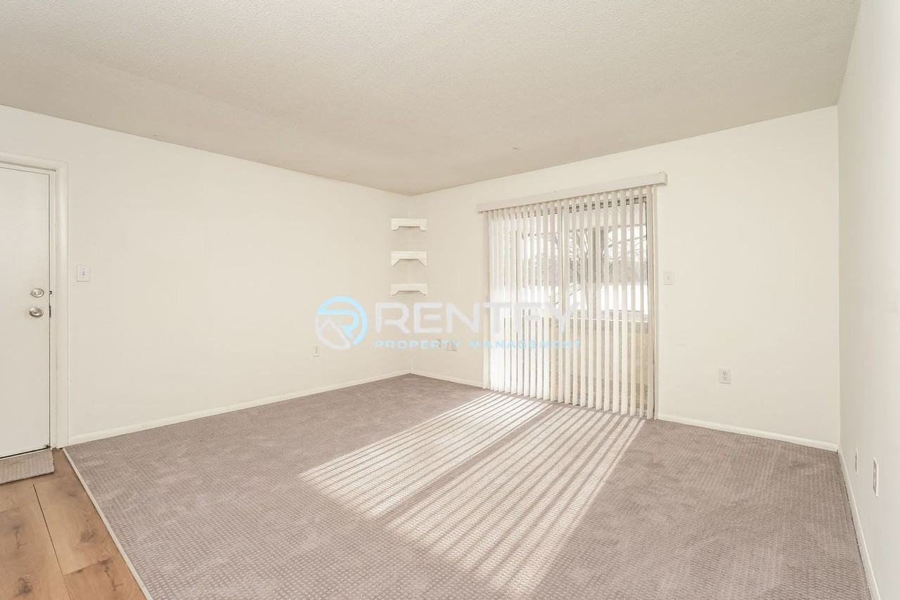 2205 Sunderland Rd #115D - Photo 4 of 12