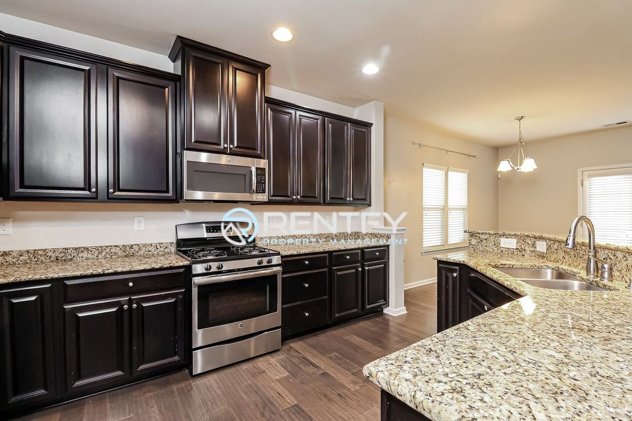 3303 Major Samuals Way - Photo 6 of 15
