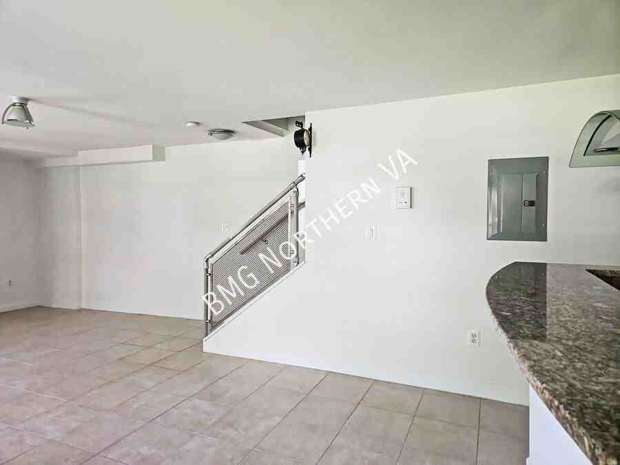 1127 N Stuart St #1 - Photo 6 of 17