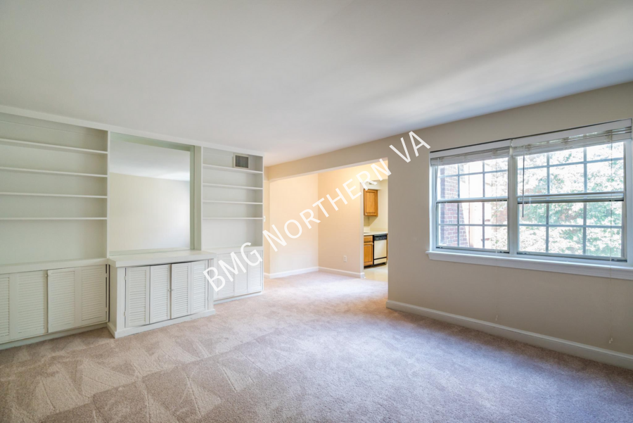 2101 N Scott St #95 - Photo 3 of 19